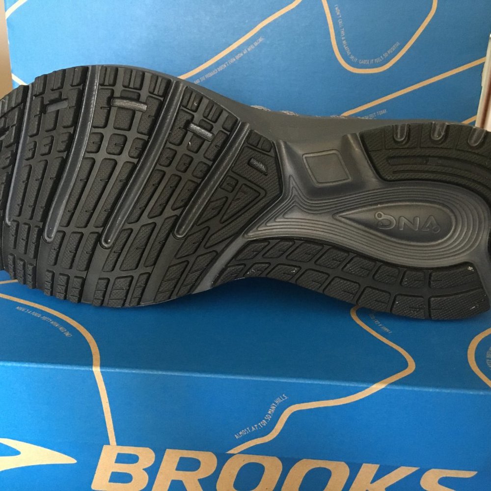 NWT Brooks Neutral Running Shoe Mens 8 Grey Revel - Picture 5 of 6